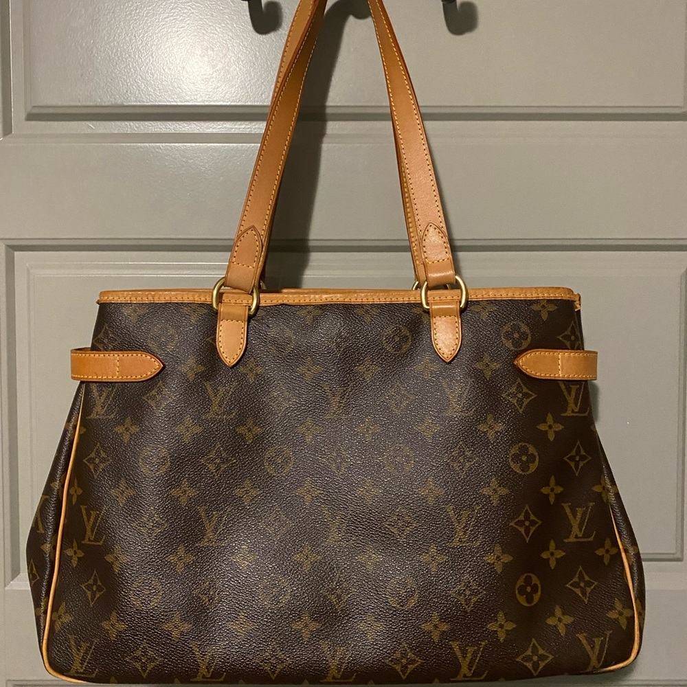 100% Authentic Louis Vuitton shoulder bag in great condition. Many years left!